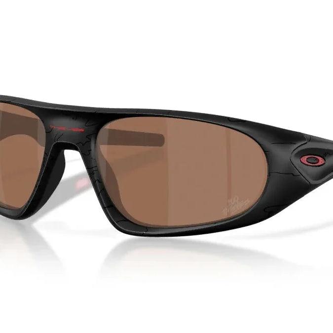 Oakley OO9528 Neoforma Oval Sunglasses